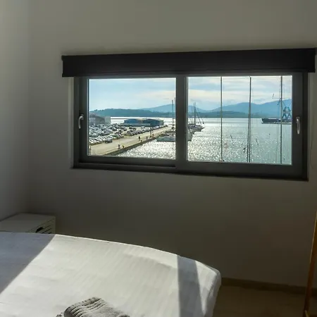 Apartment Nest Port View